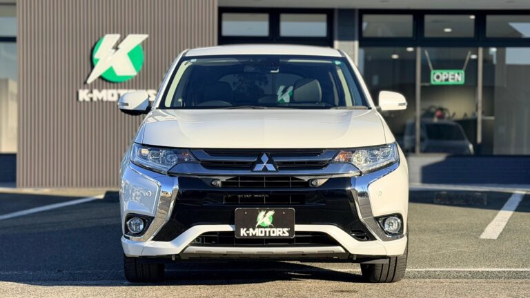 223_Outlander PHEV 02