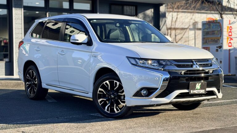 223_Outlander PHEV 03