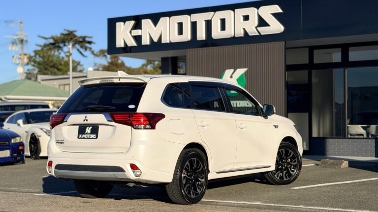 223_Outlander PHEV 04