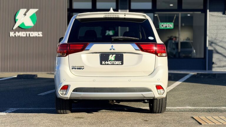 223_Outlander PHEV 05