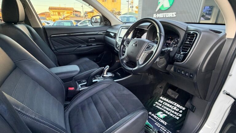 223_Outlander PHEV 07