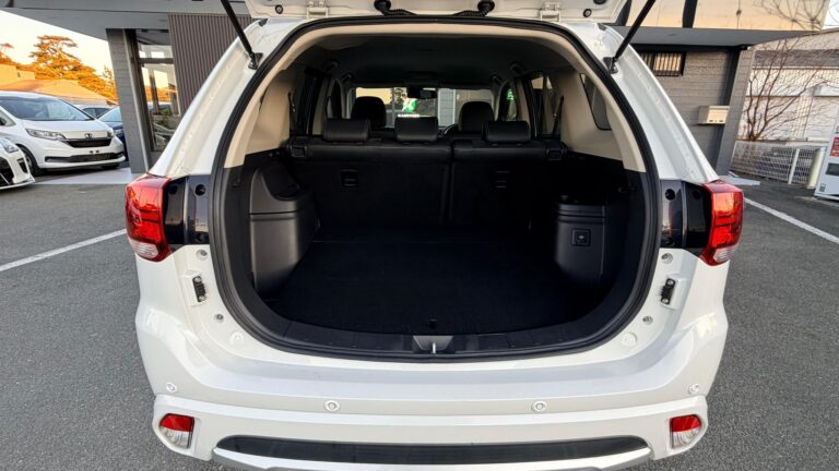 223_Outlander PHEV 10