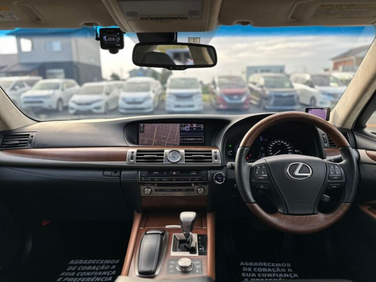 263_Lexus LS600h 11