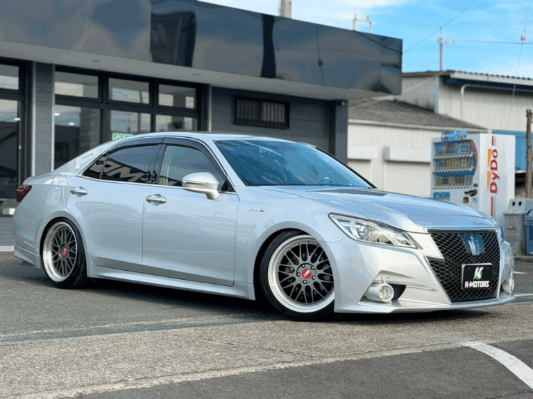 Toyota Crown Athlete Hybrid S (2)